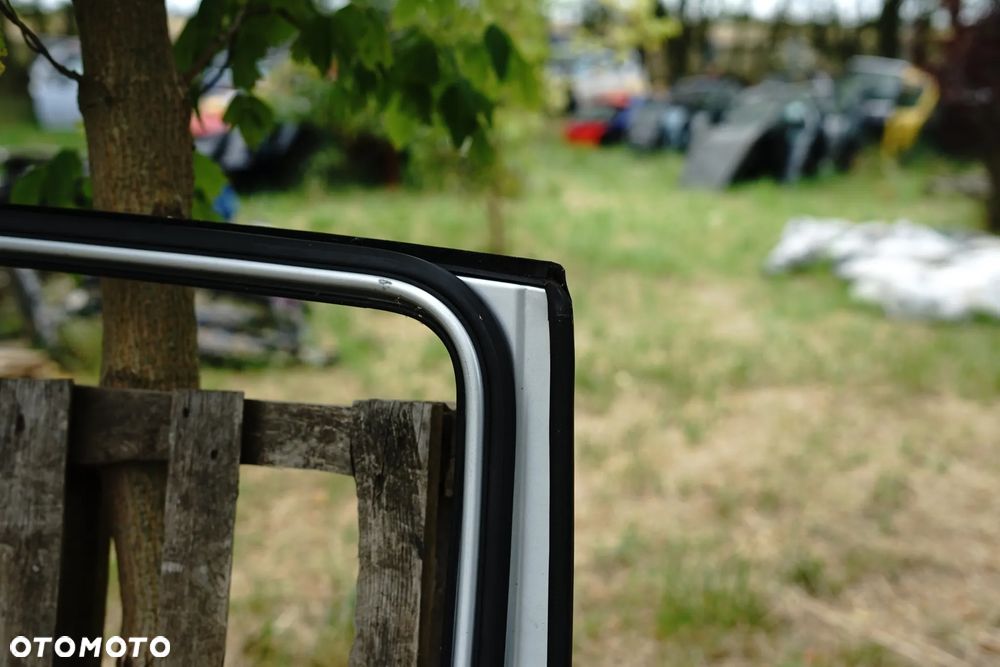 Drzwi tył tylne lewe VW Touran I LA7W - 12