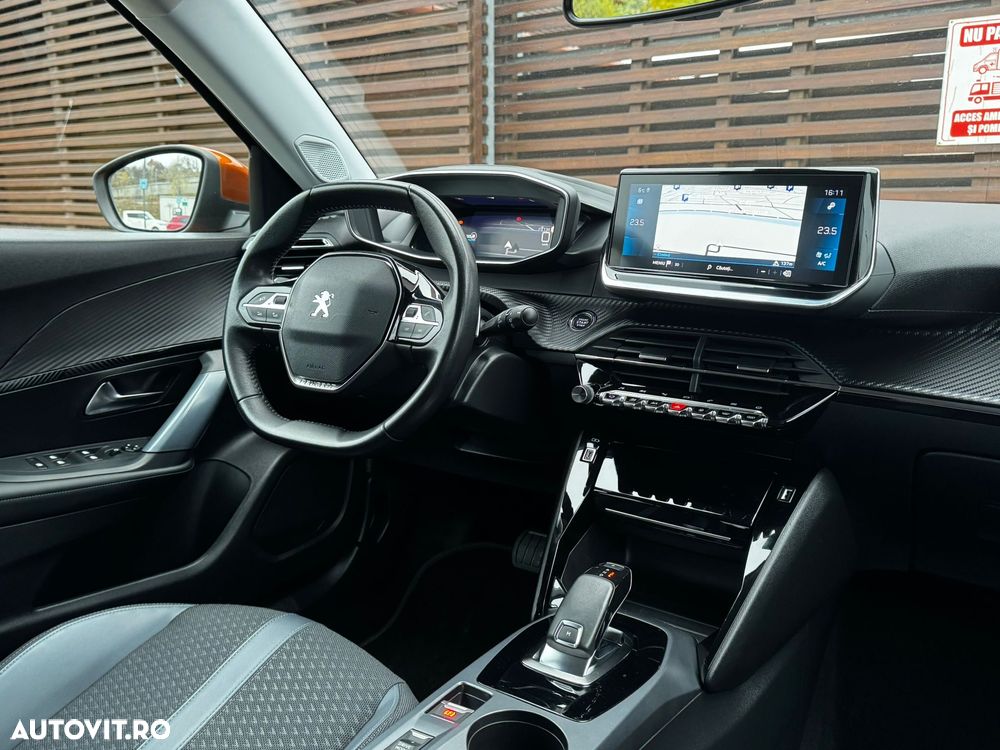 Peugeot 2008 PureTech 130 EAT8 Allure - 19