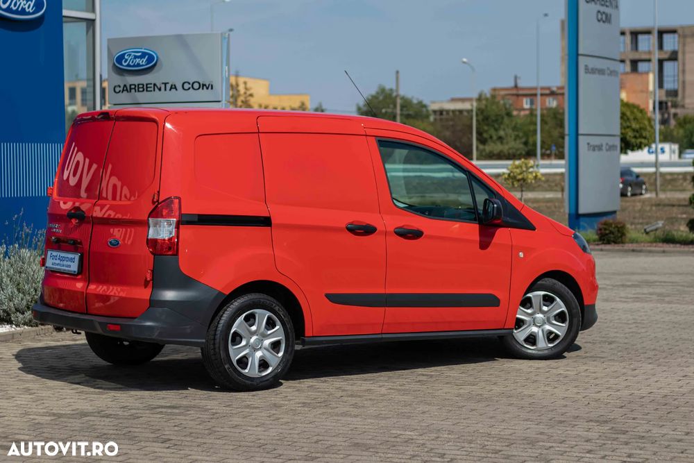 Ford Transit Courier Van - 14
