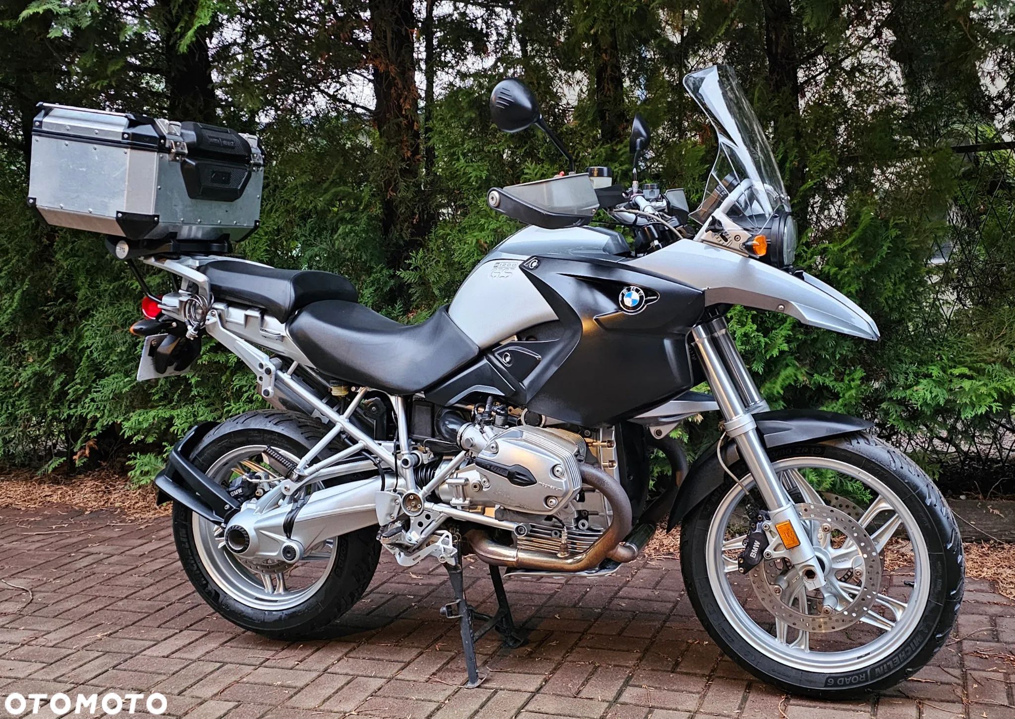 BMW R - 1
