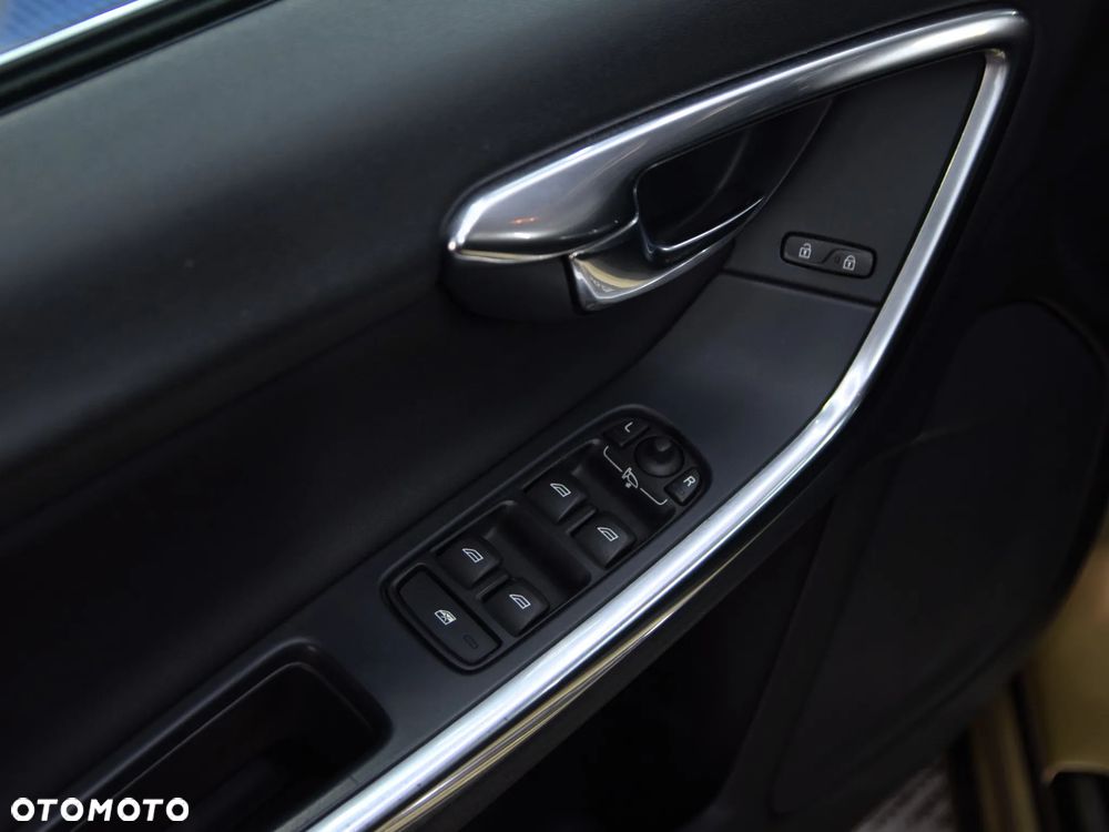 Volvo V60 D4 Geartronic - 17