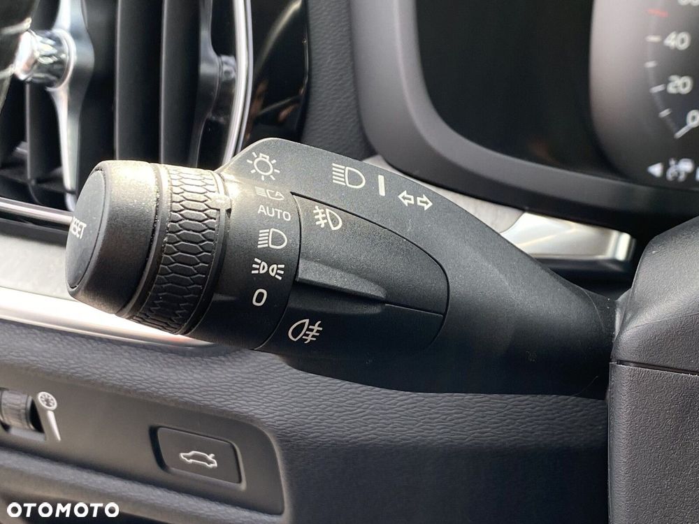 Volvo V60 Cross Country Pro B4 D AWD - 29