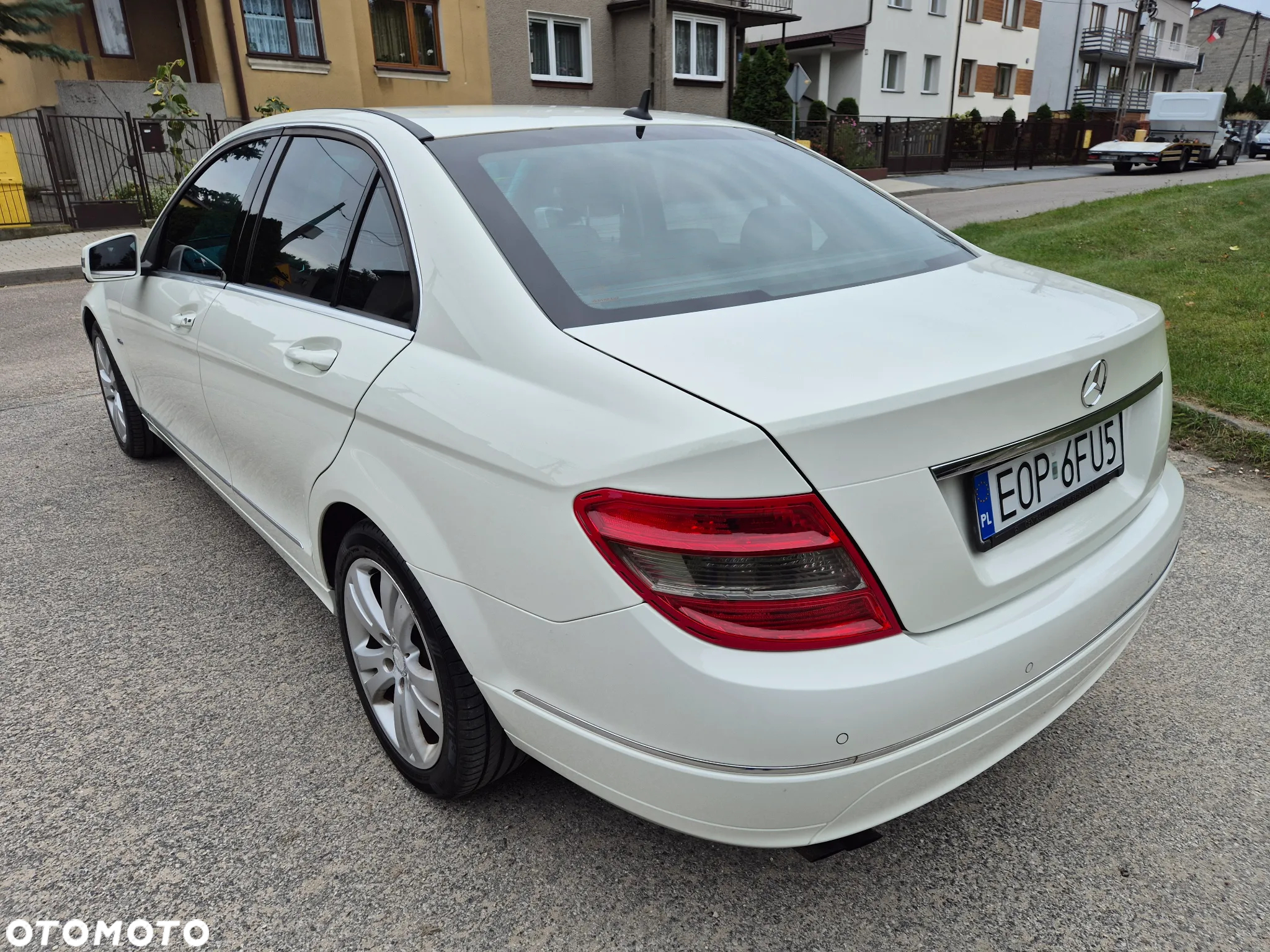 Mercedes-Benz Klasa C 180 T Kompressor BlueEFFICIENCY Avantgarde - 14