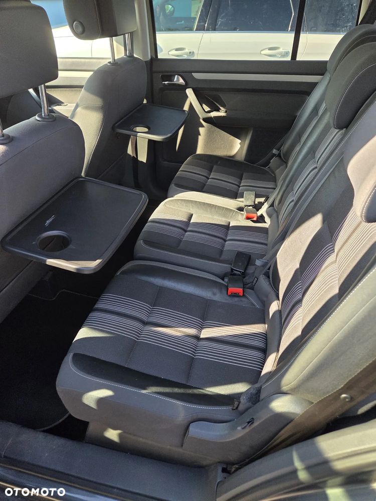 Volkswagen Touran - 28
