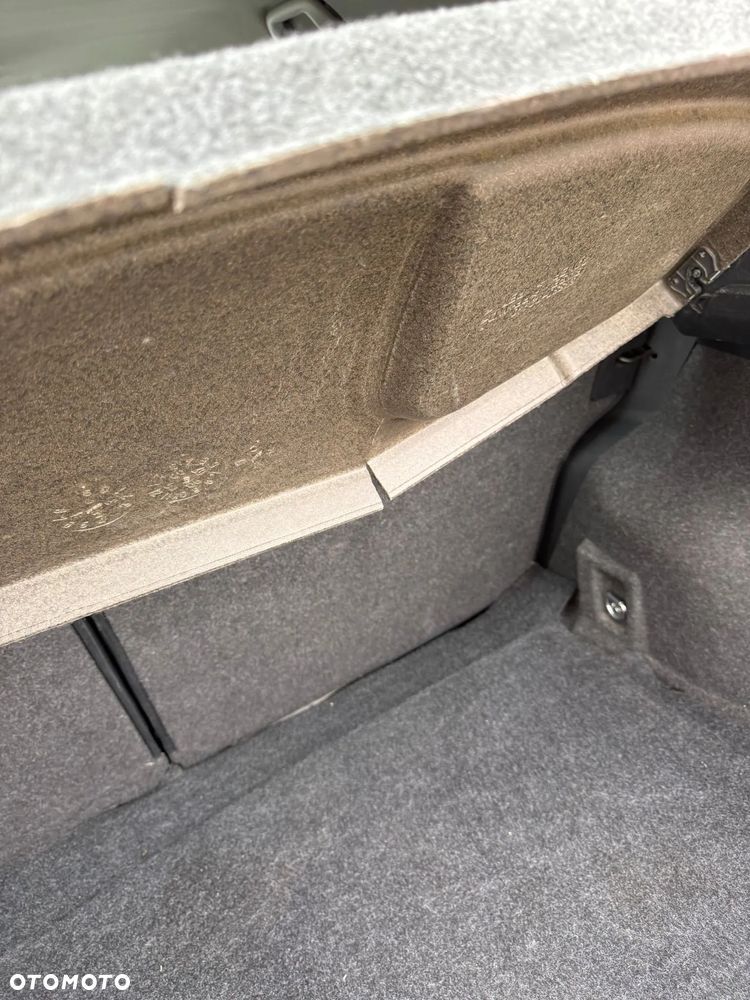 Toyota Auris 1.6 VVT-i Premium MM - 33