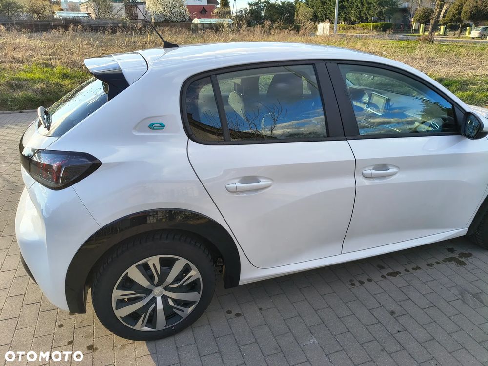 Peugeot 208 Allure - 9