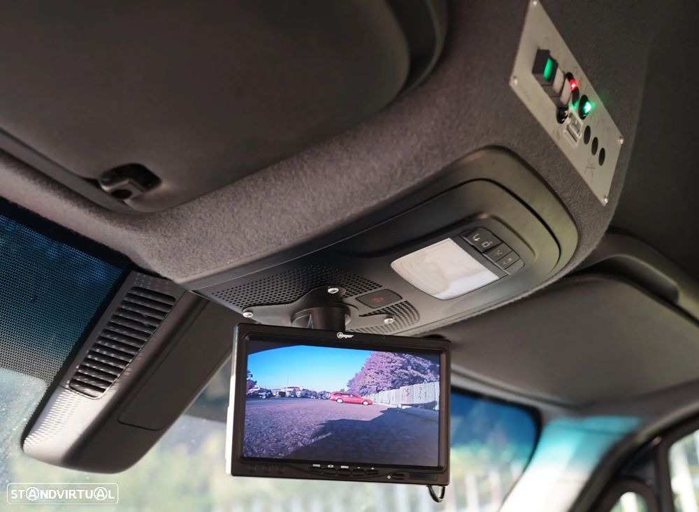 Mercedes-Benz Sprinter c/ cesto elevatório - 14