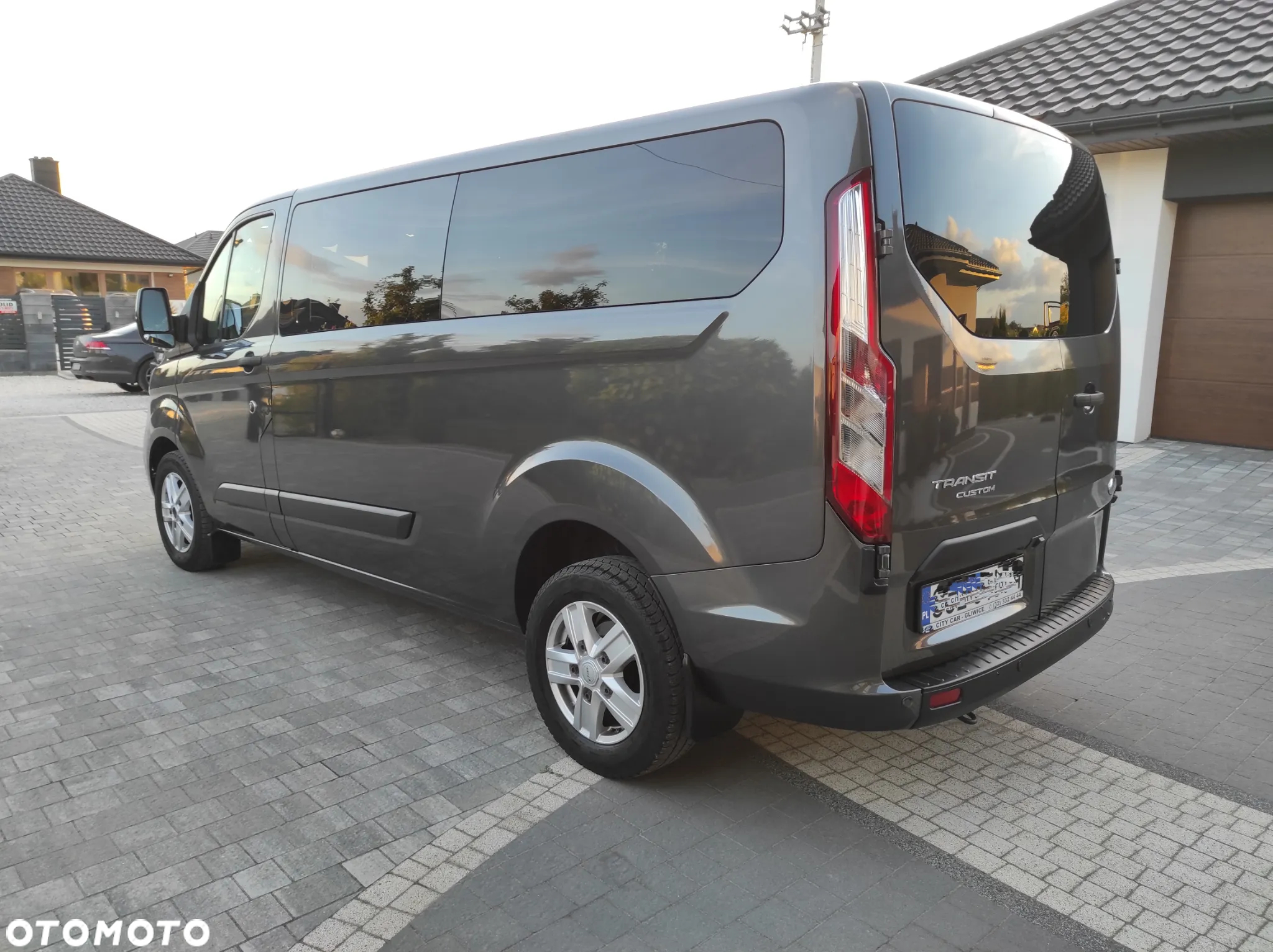 Ford Tourneo Custom - 8