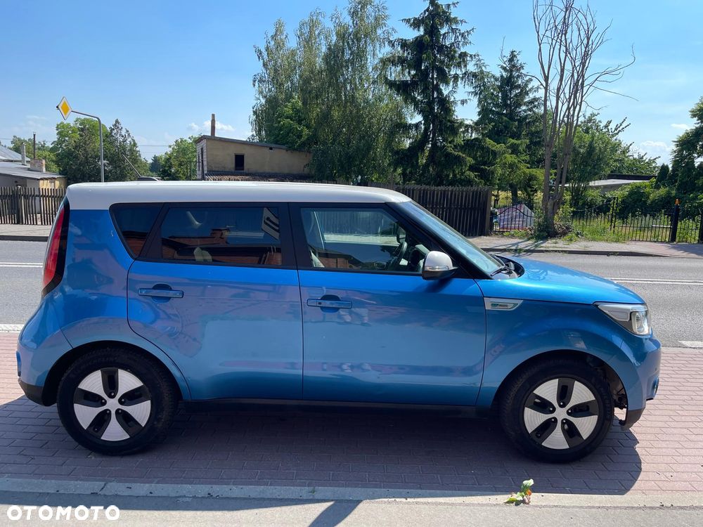 Kia Soul Plug - 5