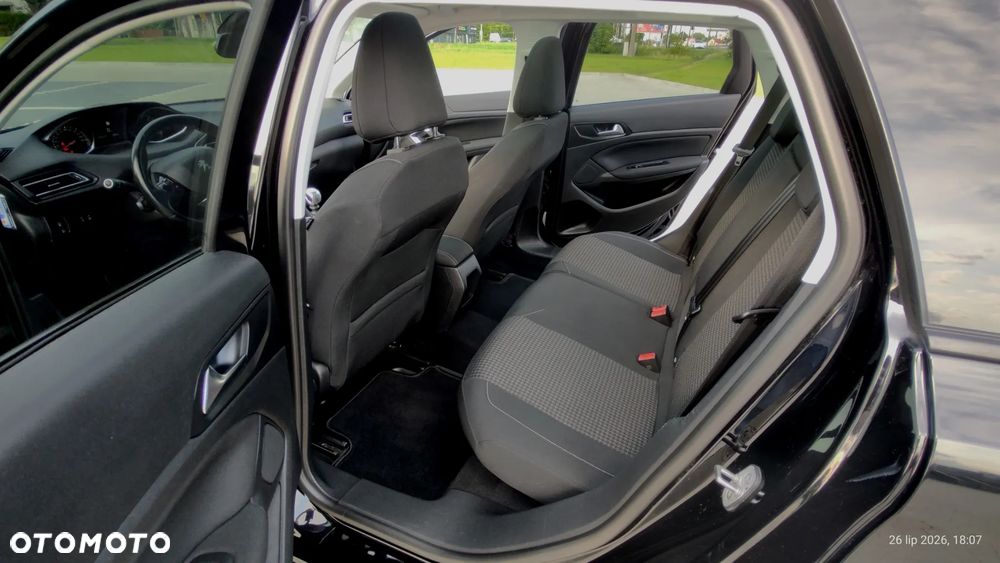 Peugeot 308 1.2 PureTech Allure S&S - 16