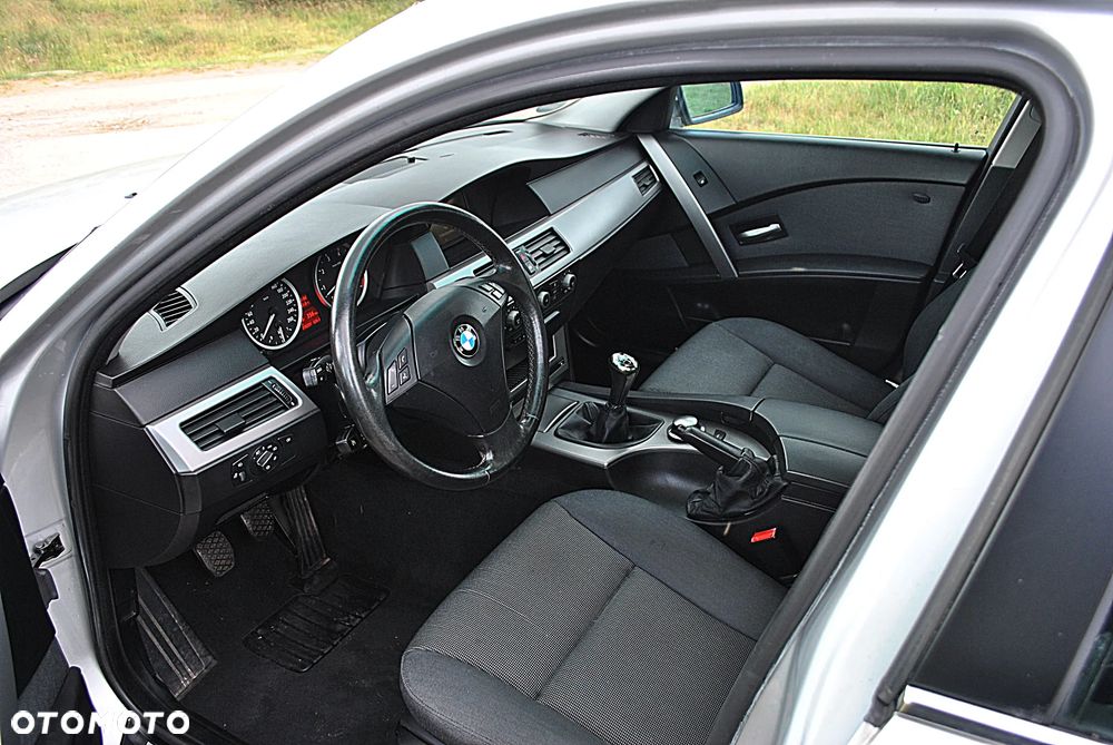 BMW Seria 5 520i - 8