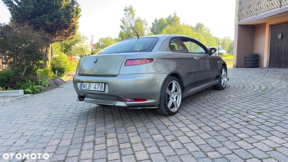 Alfa Romeo GT 2.0 JTS Distinctive Sportiva - 4
