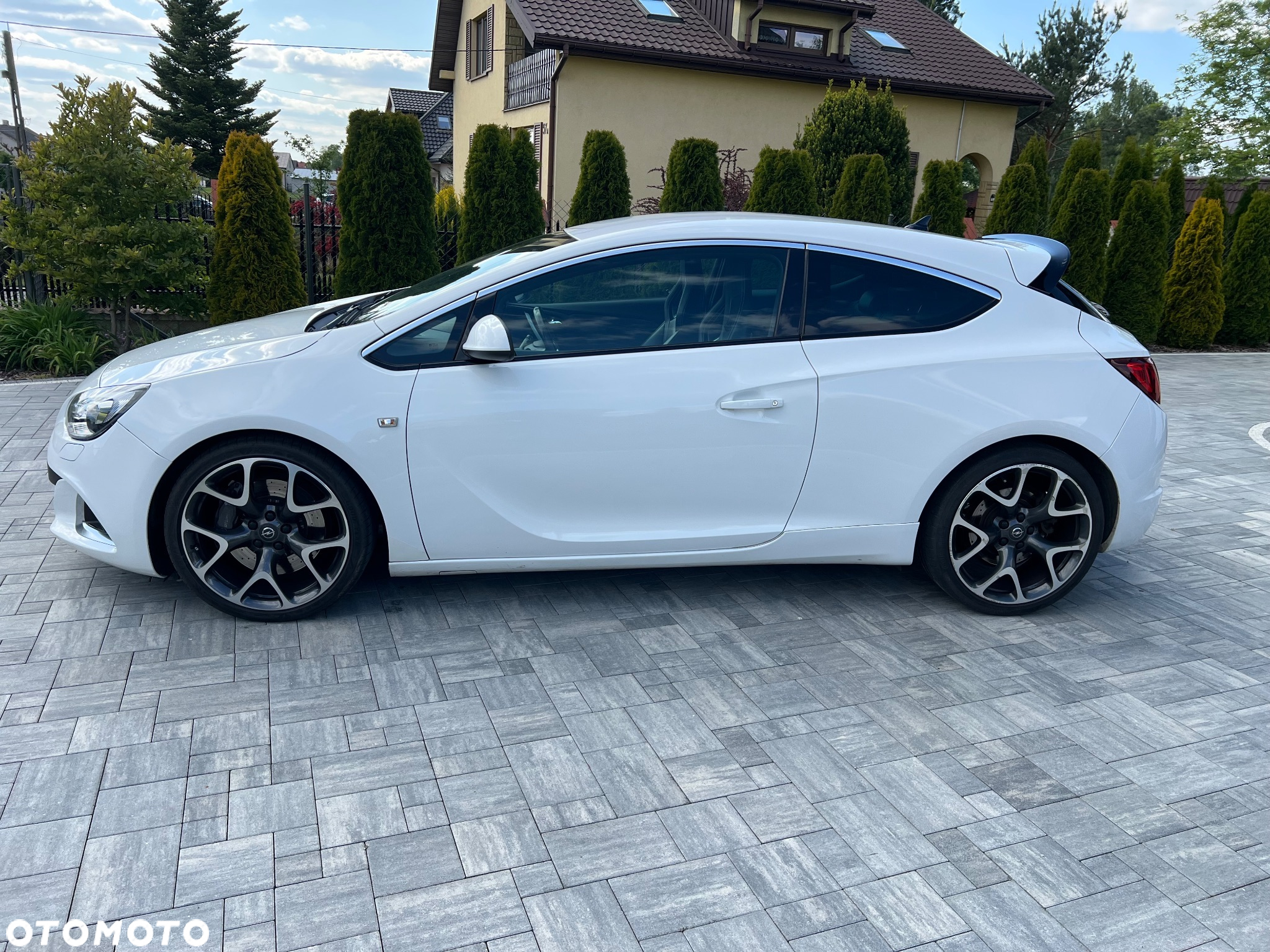 Opel Astra IV GTC OPC - 4