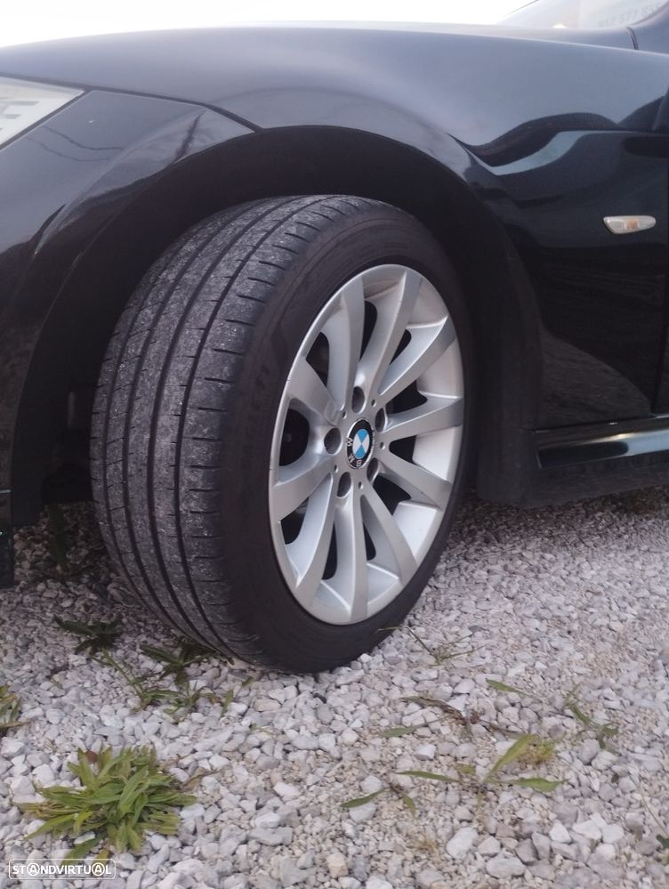 BMW 318 d LifeStyle - 34