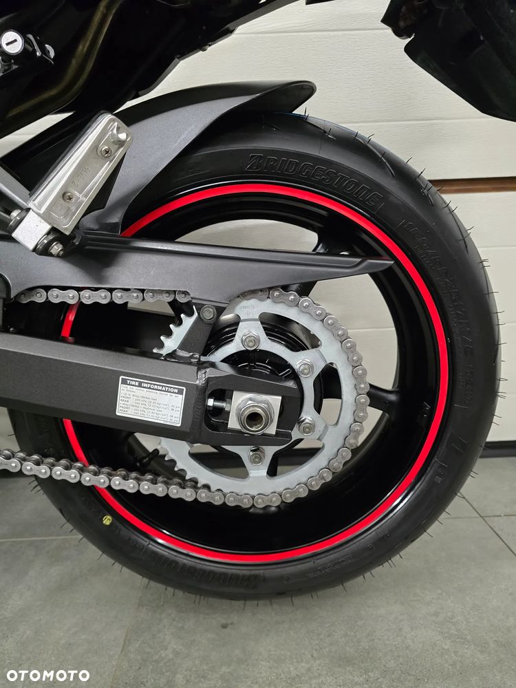Yamaha FZ6 - 18