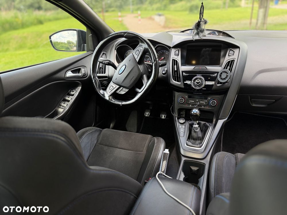 Ford Focus - 17