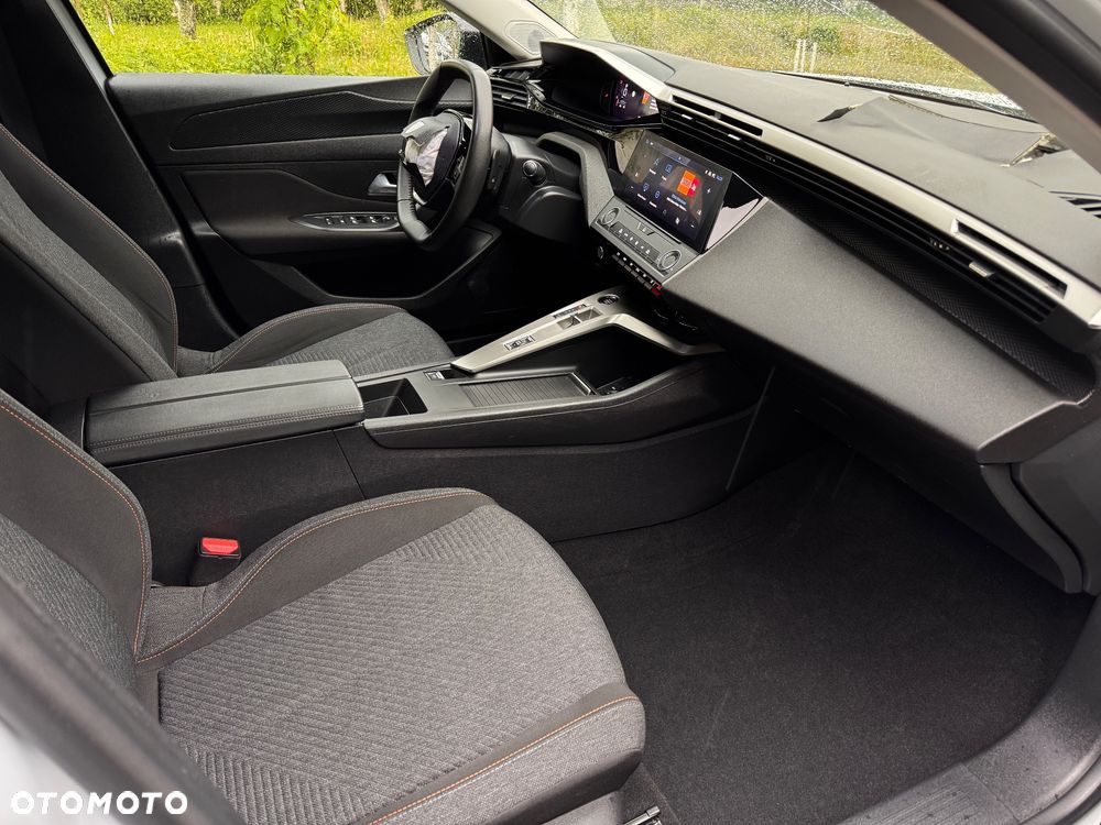 Peugeot 308 - 8