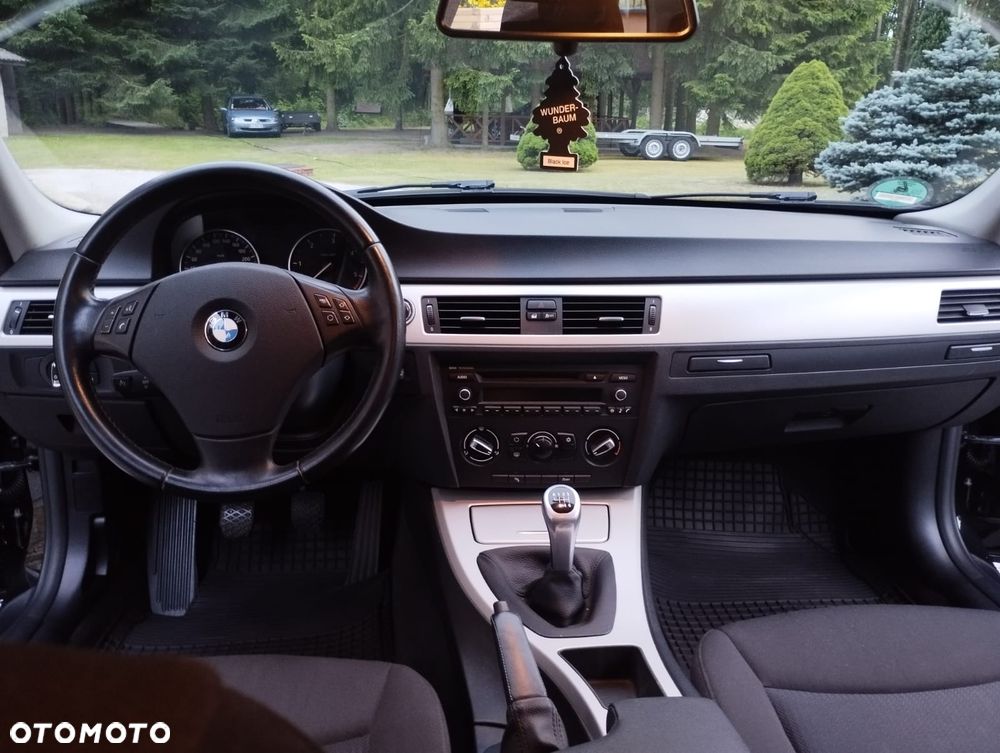 BMW Seria 3 318d - 9