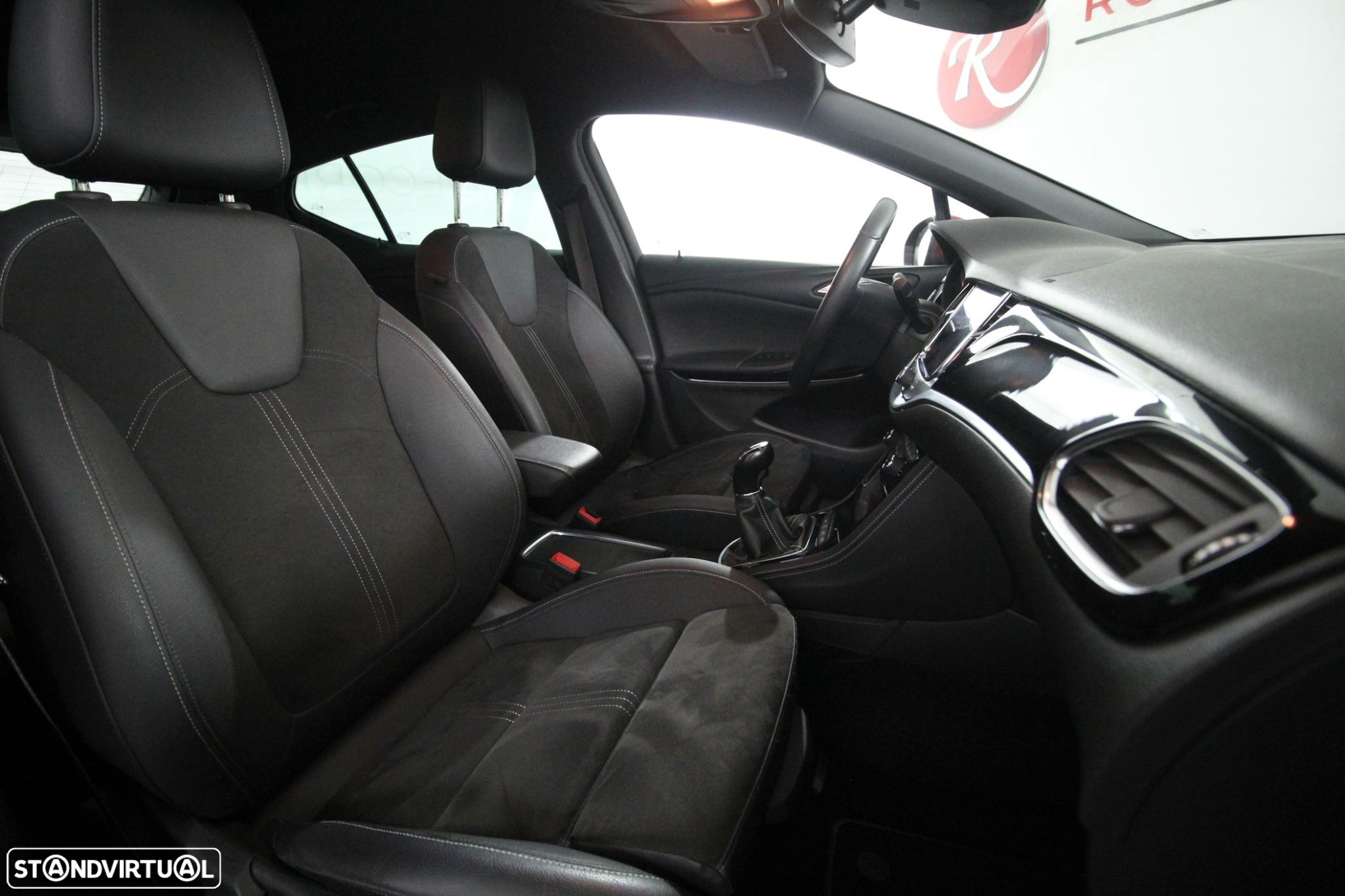 Opel Astra 1.2 T Ultimate S/S - 25