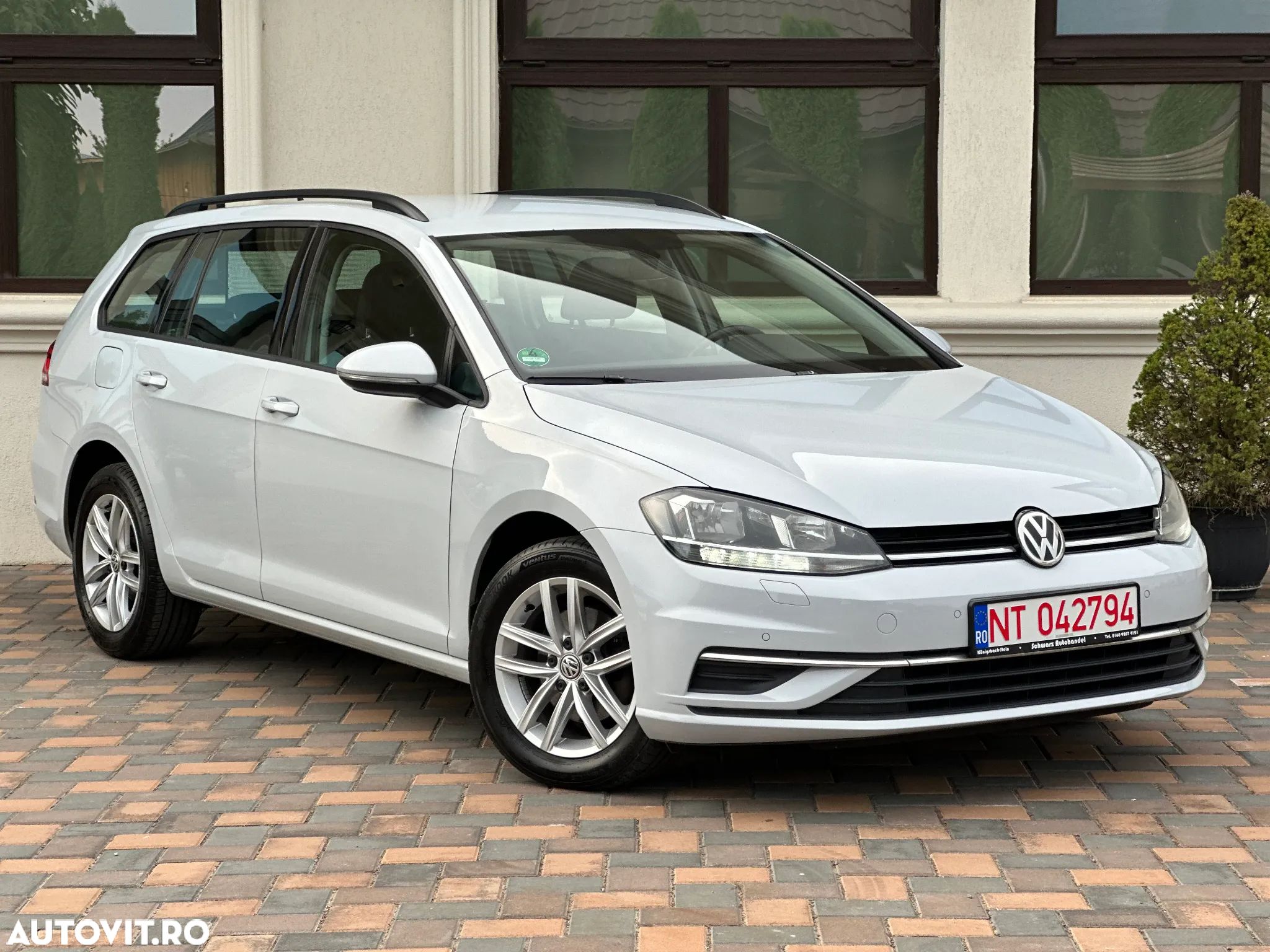 Volkswagen Golf Variant 1.6 TDI (BlueMotion Technology) Trendline - 1