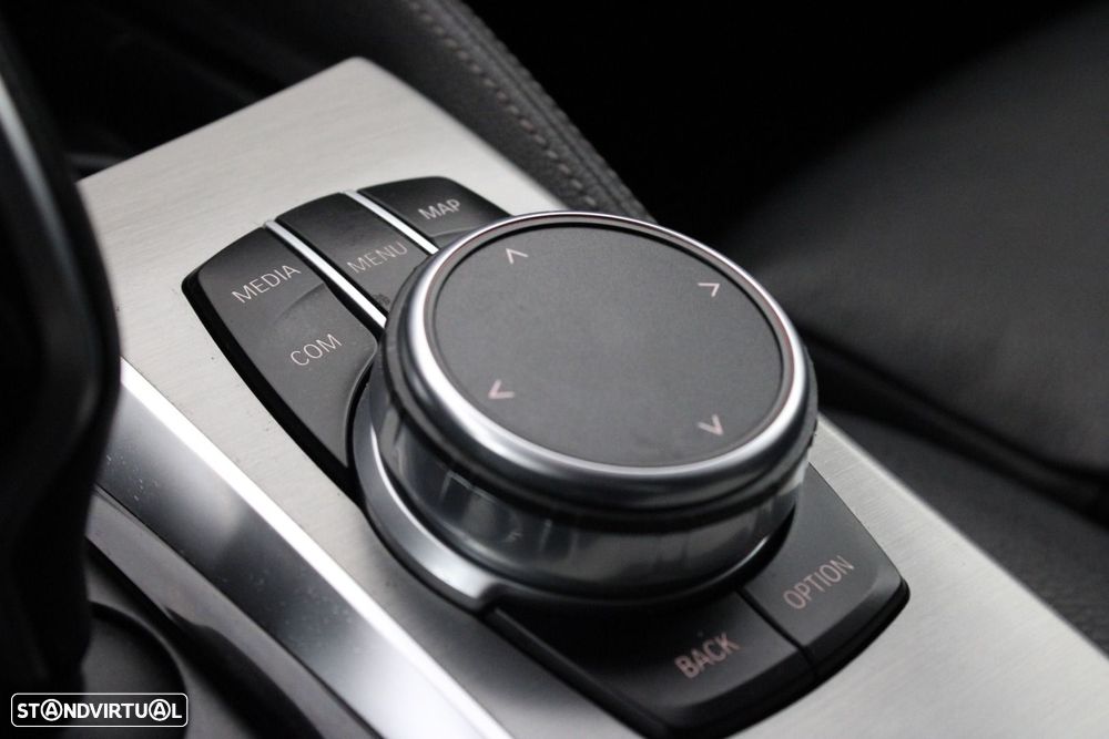 BMW 520 d Line Luxury Auto - 27