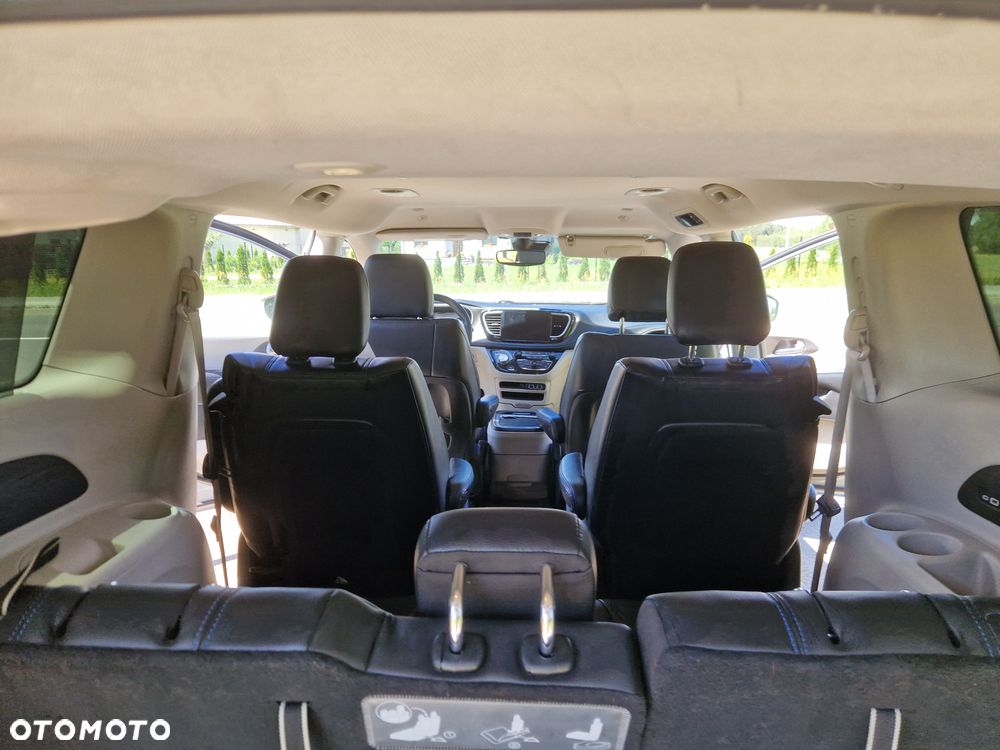 Chrysler Pacifica - 19