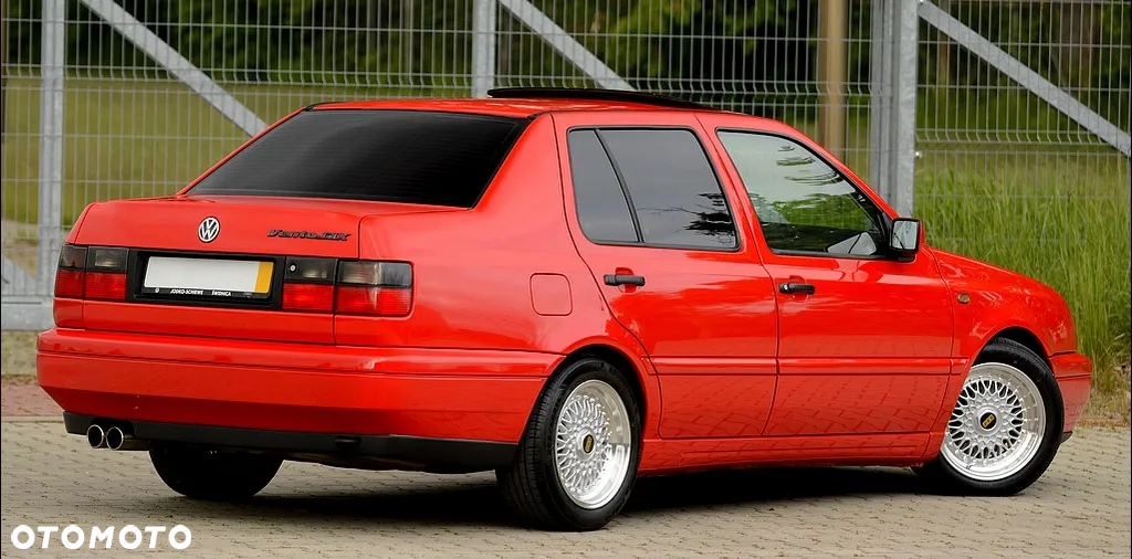 Volkswagen Vento - 14