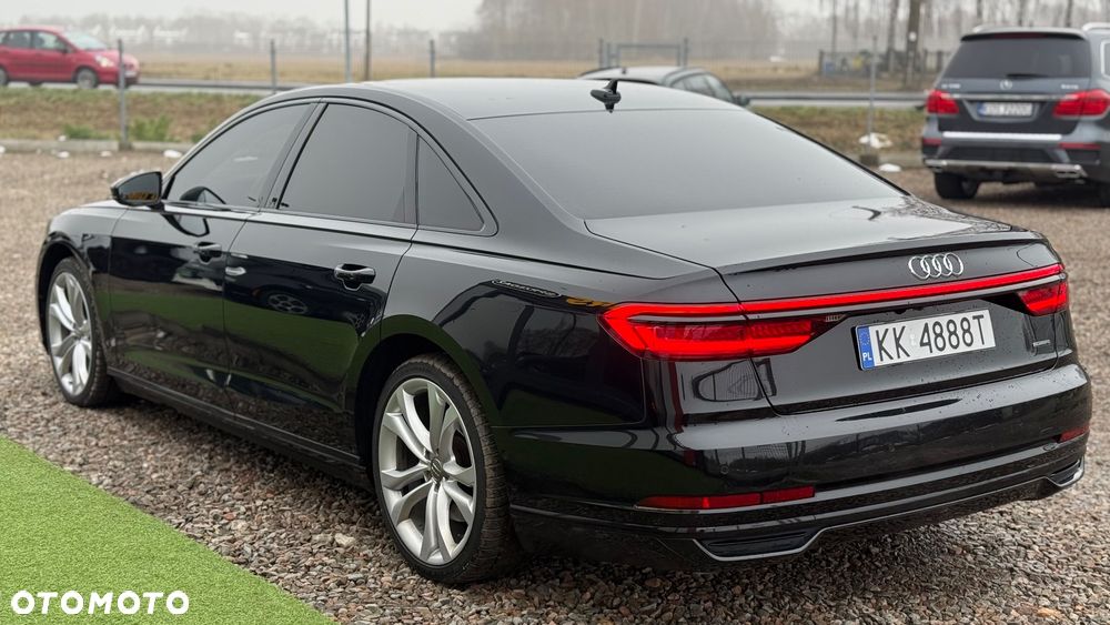 Audi A8 - 4