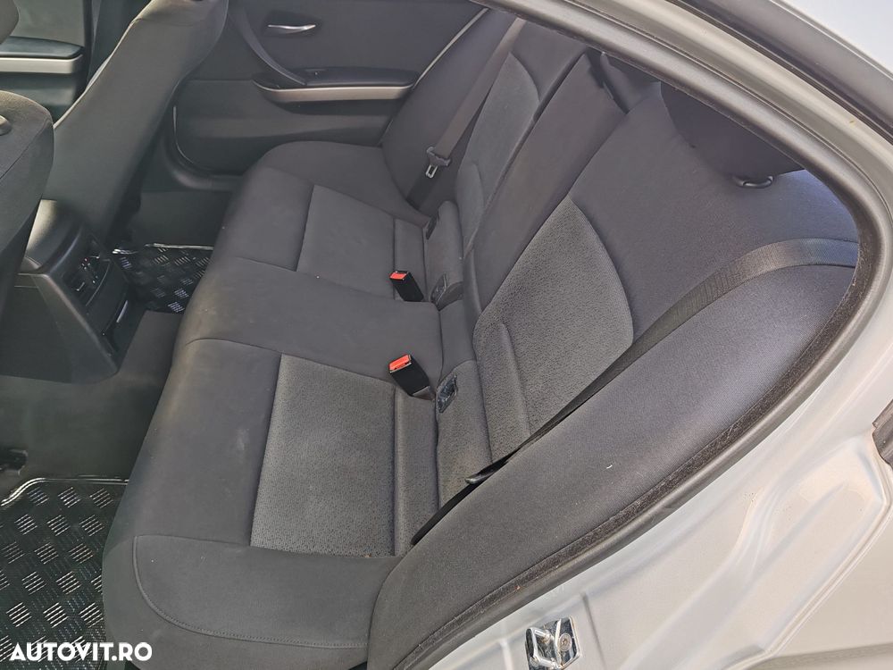 BMW Seria 3 318i - 11