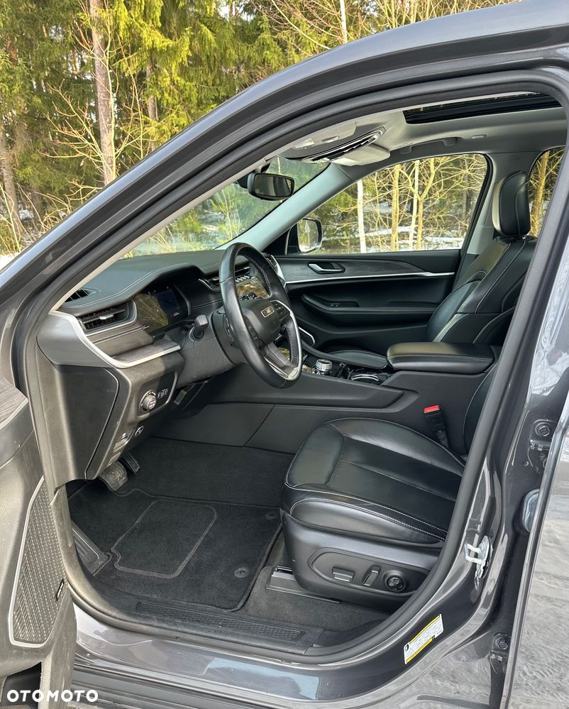 Jeep Grand Cherokee - 14