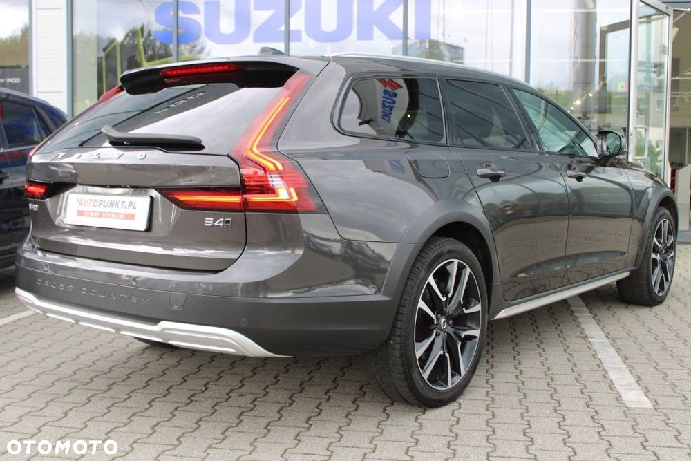 Volvo V90 Cross Country - 7