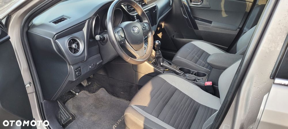 Toyota Auris 1.6 Premium Comfort - 20