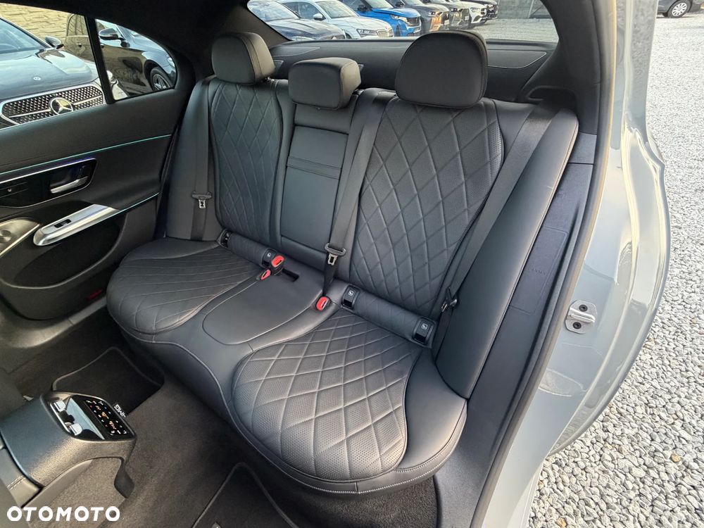 Mercedes-Benz Klasa E 400e 4Matic 9G-TRONIC AMG Line NIGHT Edition - 31