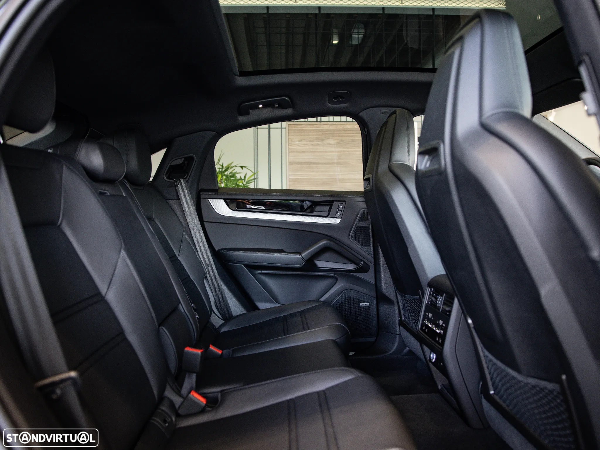 Porsche Cayenne Coupé E-Hybrid - 42