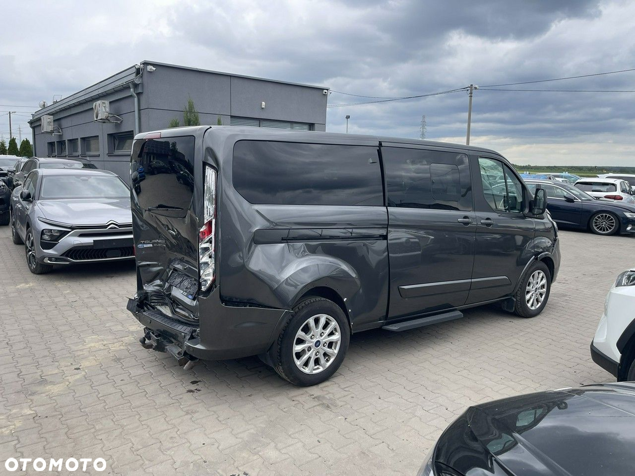 Ford Tourneo Custom - 5
