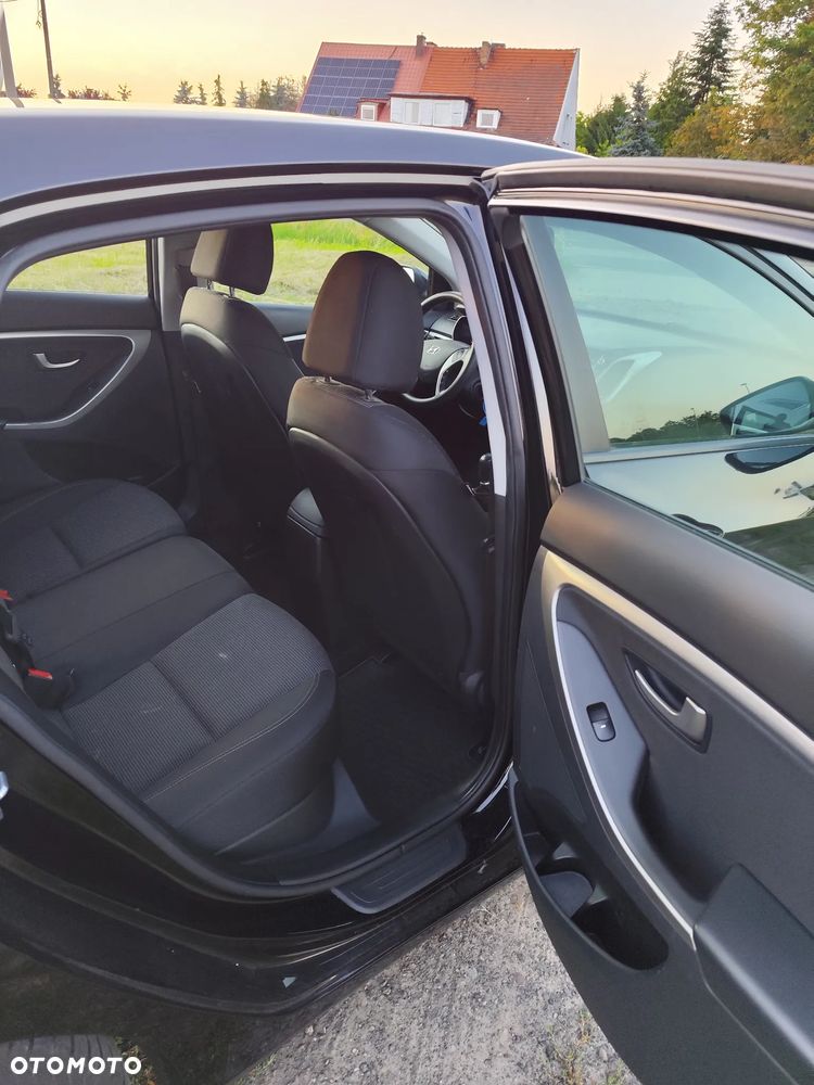 Hyundai i30 blue 1.4 Classic Navigation - 21