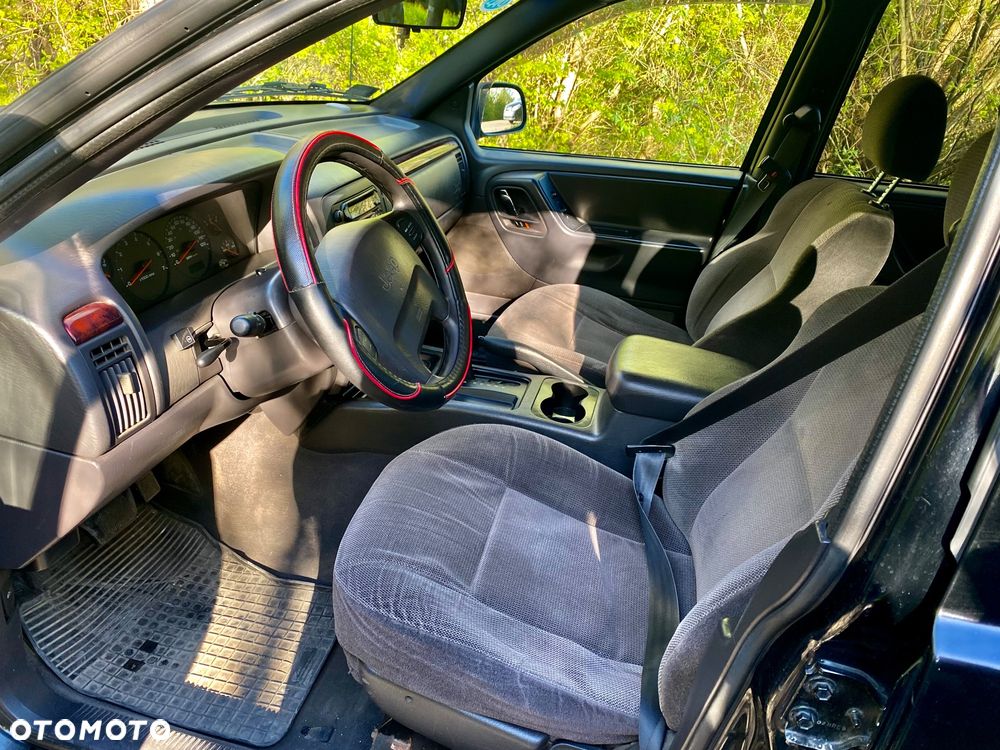 Jeep Grand Cherokee 4.0 Laredo - 5