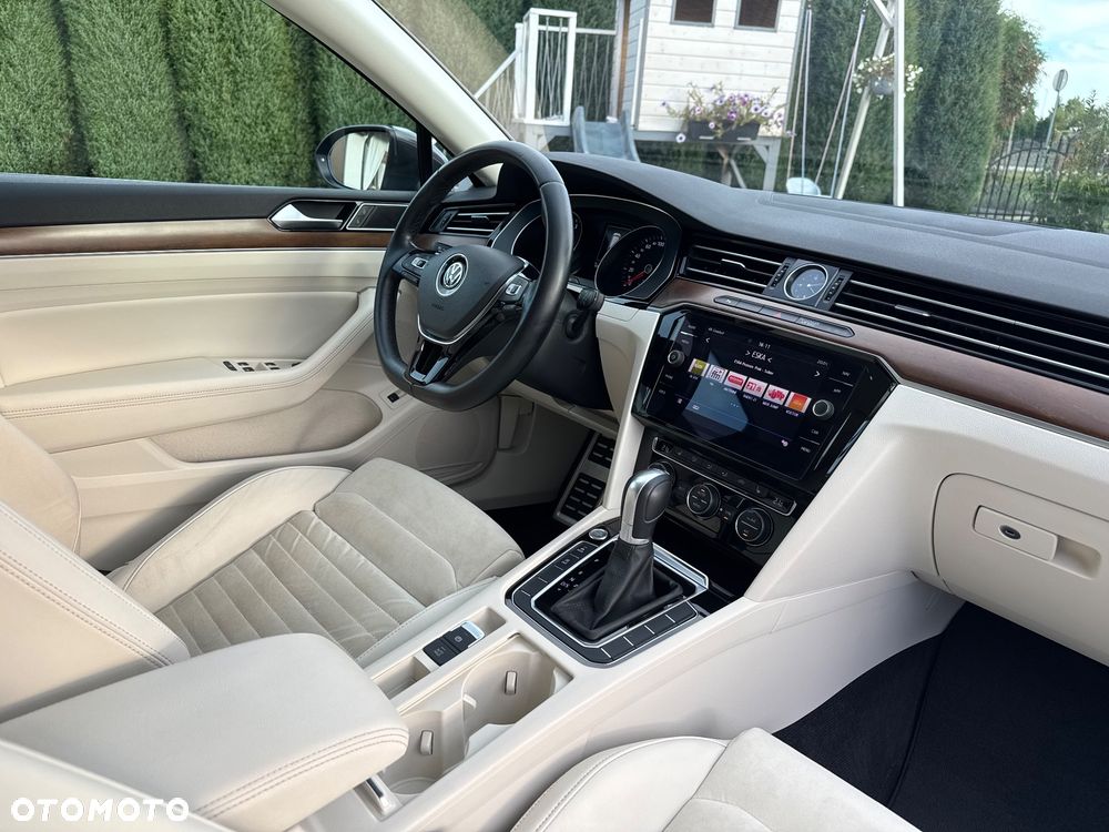 Volkswagen Passat 2.0 TDI (BlueMotion Technology) DSG Highline - 23