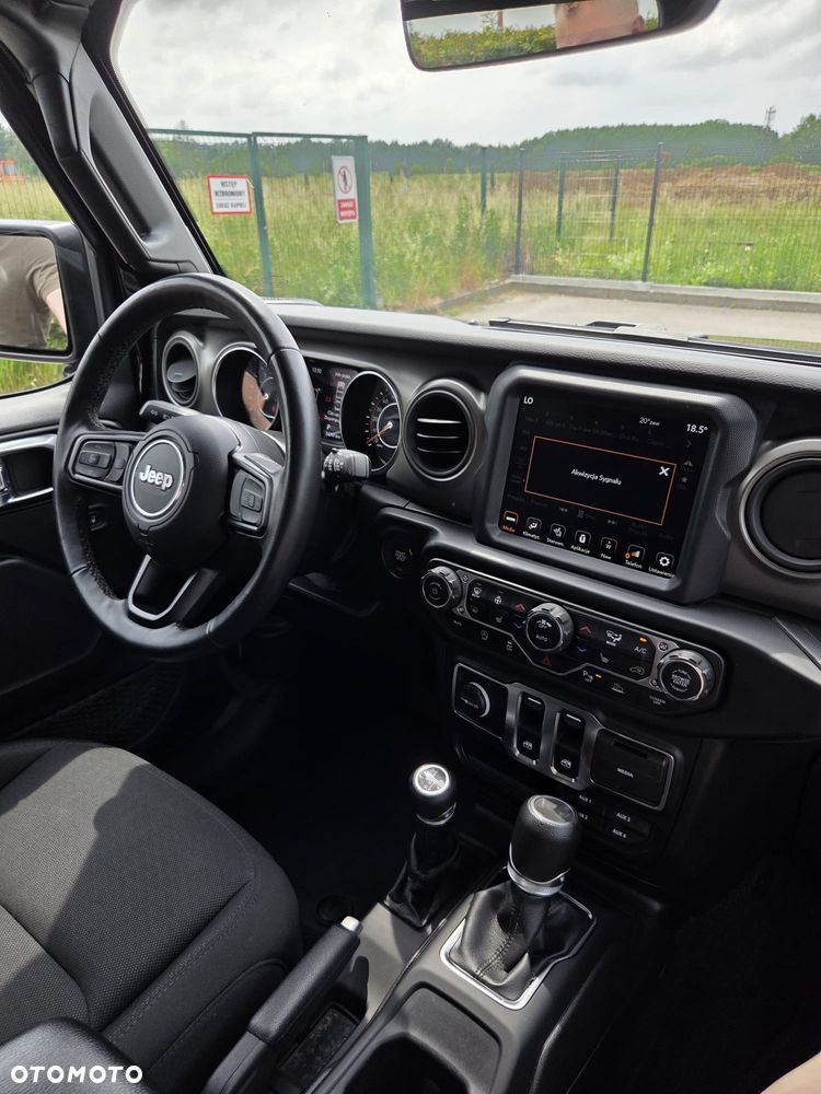 Jeep Wrangler - 20