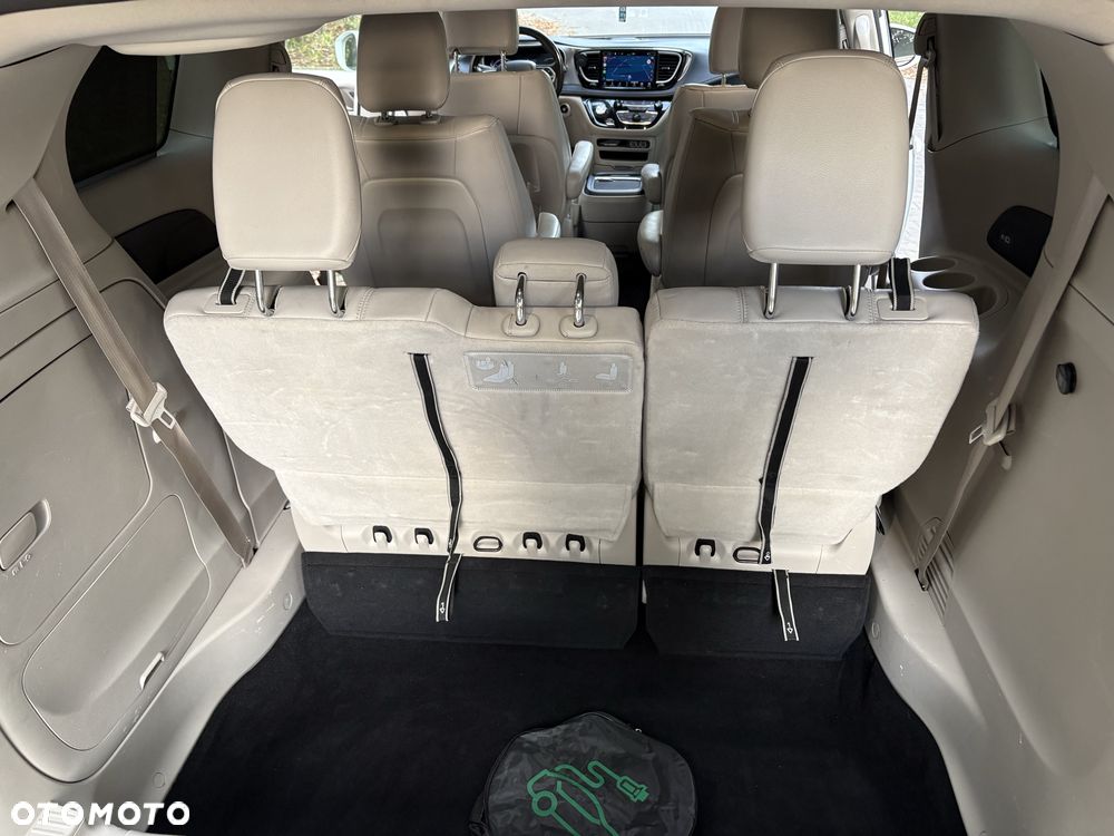 Chrysler Pacifica - 8