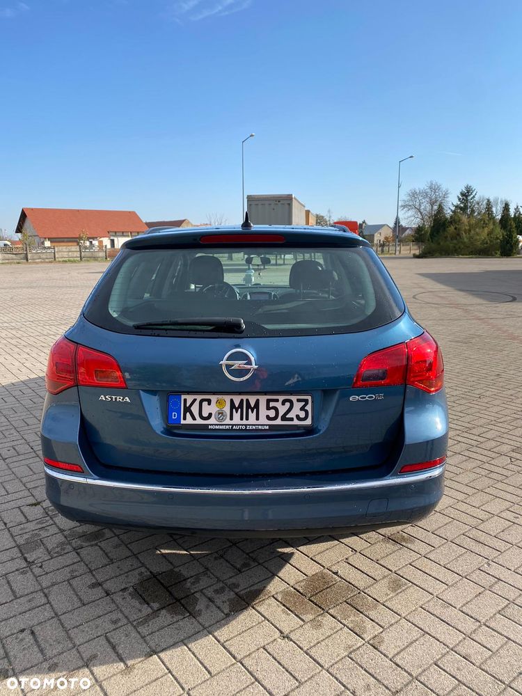 Opel Astra 2014 photo 4