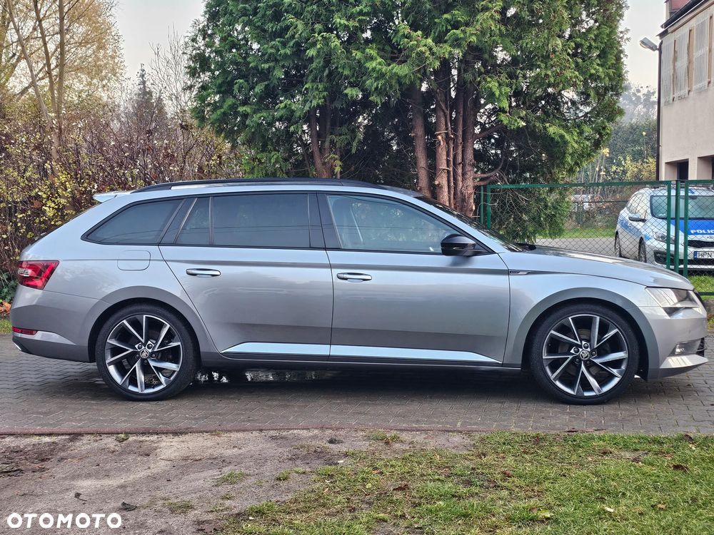Skoda Superb 2.0 TDI DSG SportLine - 8