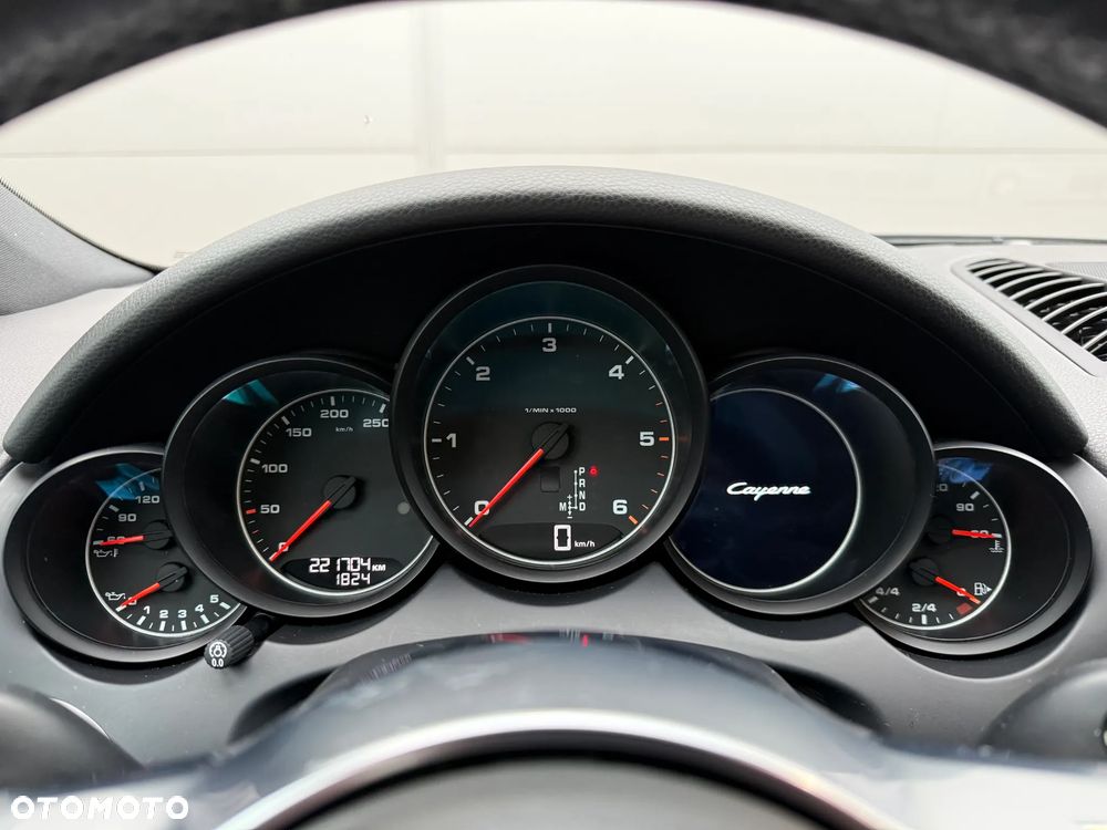Porsche Cayenne - 18