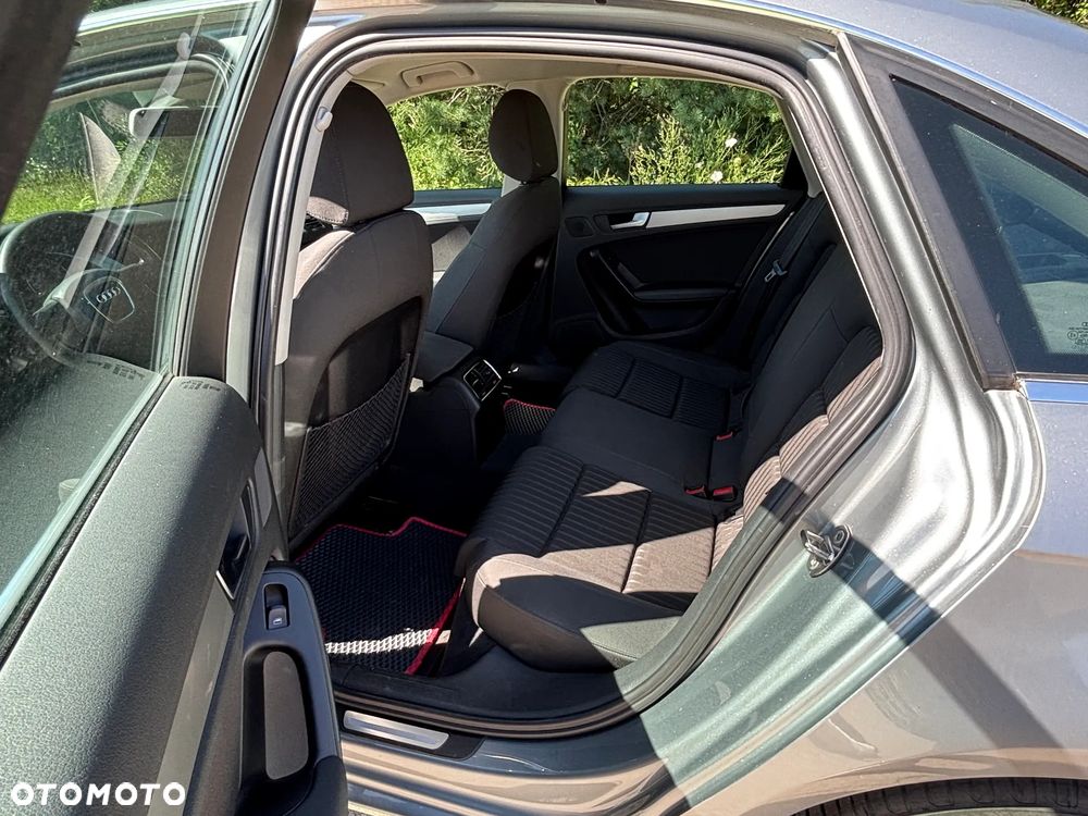 Audi A4 Limousine - 8