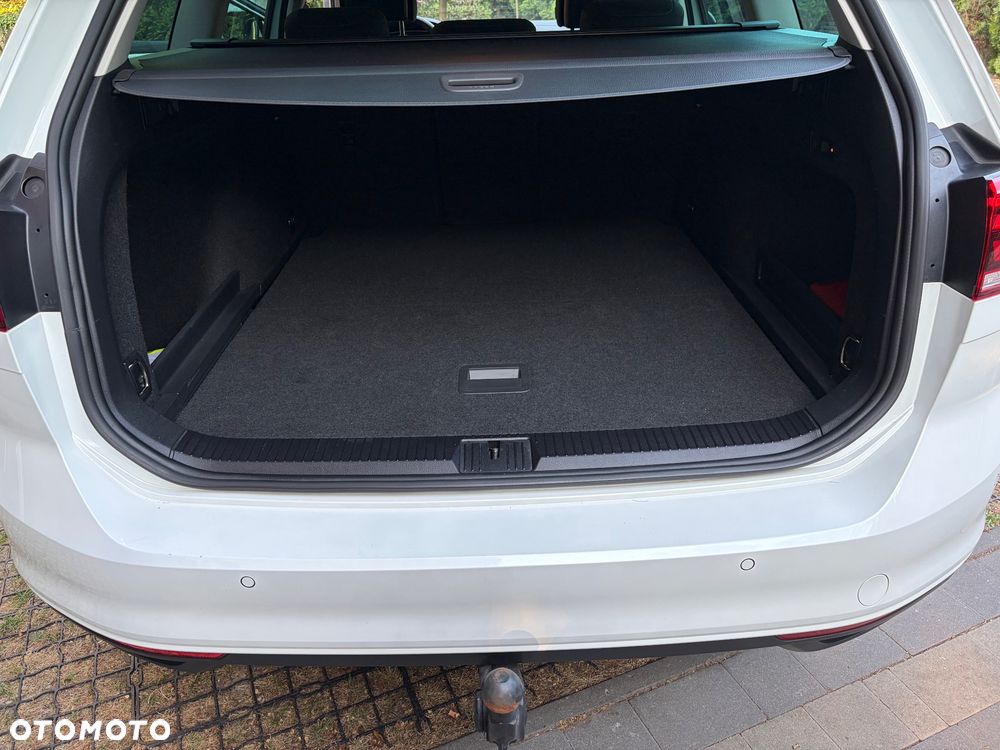 Volkswagen Passat 2.0 TDI SCR DSG 4Motion Business - 23
