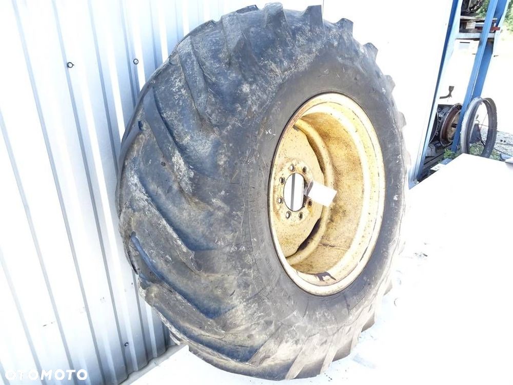 OPONA + FELGA  MASSEY FERGUSON 410 - 3