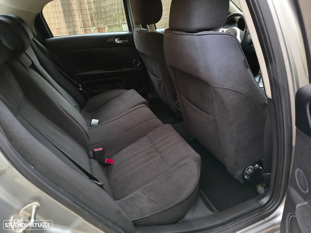 Alfa Romeo 159 1.9 JTDM 16V Q-Tronic TI - 13