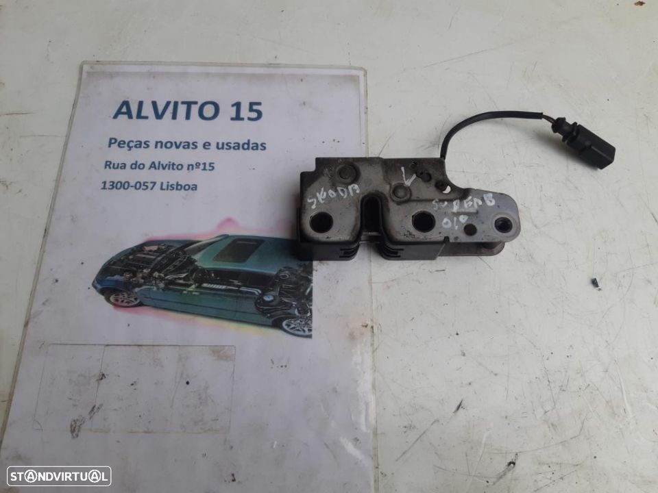 fecho do capo Skoda Superb 2010