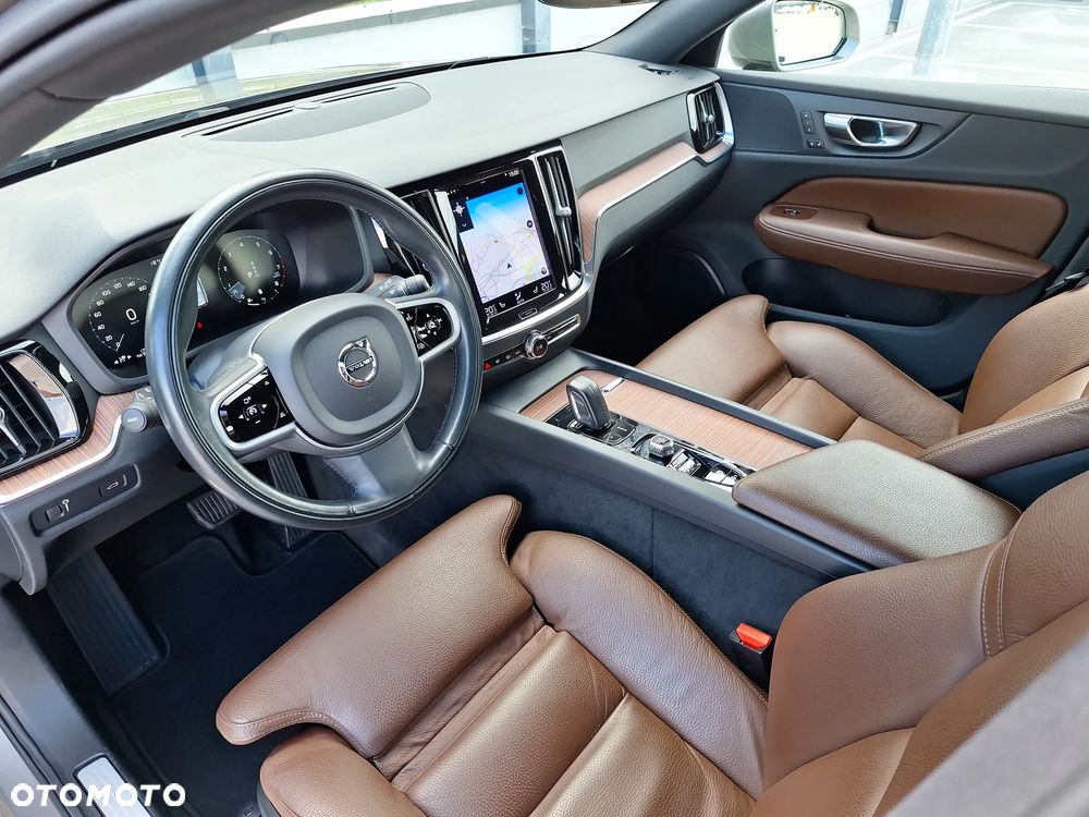 Volvo V60 Cross Country Pro B5 B AWD - 18