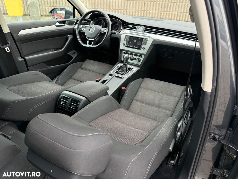Volkswagen Passat 2.0 TDI SCR 4Motion DSG Comfortline - 3